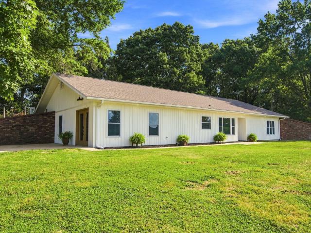 House for sale in Mountain Grove, Missouri
