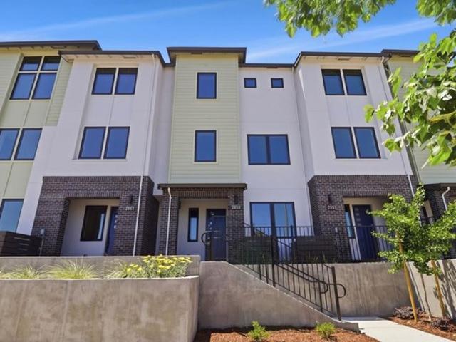 Townhouse for sale in Palo Alto, California