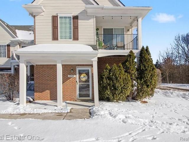Condo for sale in Waterford, Michigan