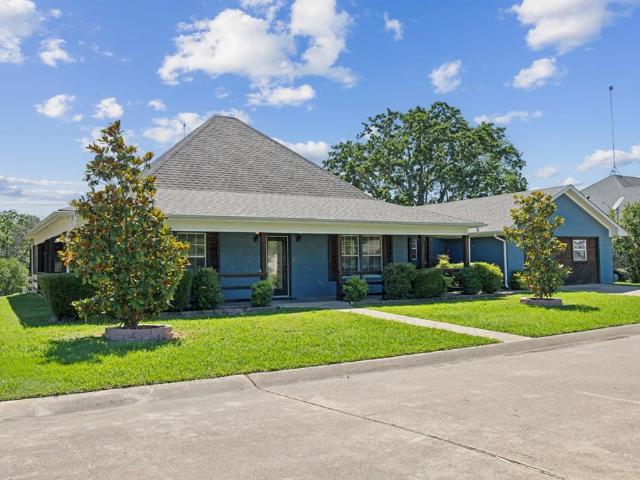 House for sale in Quinlan