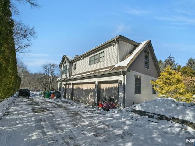 House for sale in Woodcliff Lake, New Jersey