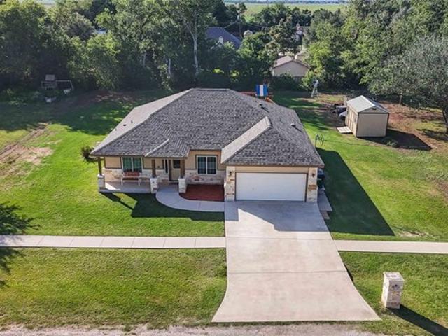 House for sale in Martindale, Texas