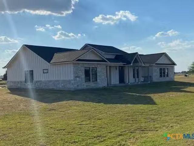 House for sale in Victoria