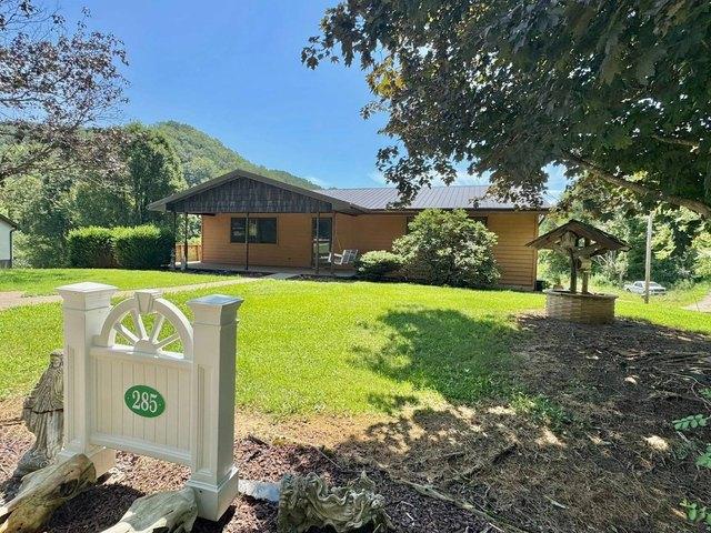 House for sale in Reedy, West Virginia