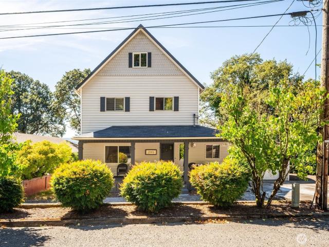 House for sale in Kalama, Washington