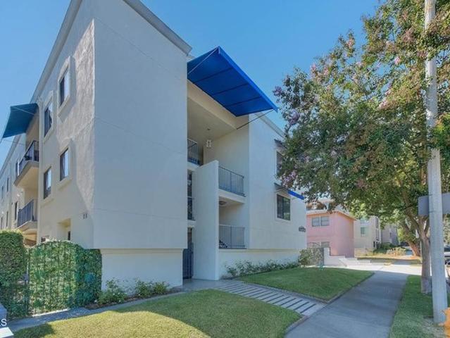 Condo for sale in Pasadena, California