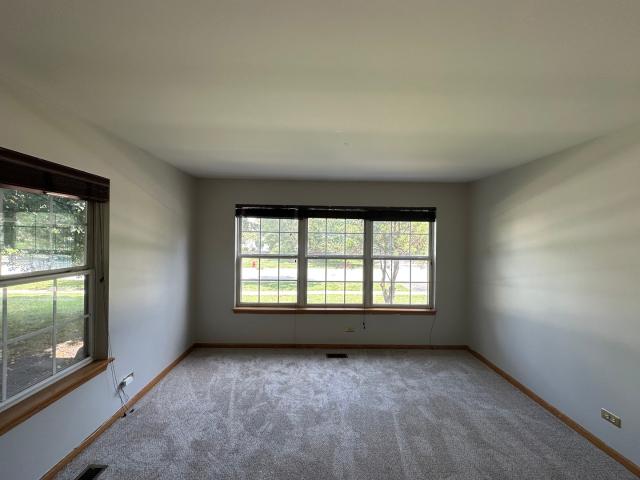 House for sale in Mchenry, Illinois