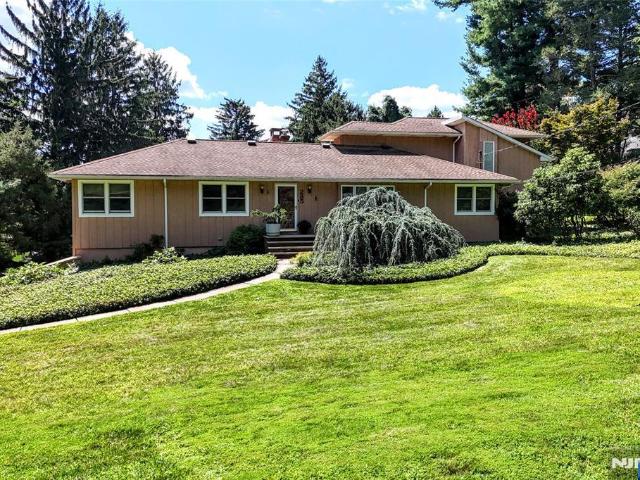 House for sale in Pompton Plains, Pequannock Township