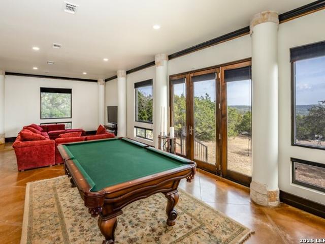 House for sale in Pipe Creek, Texas