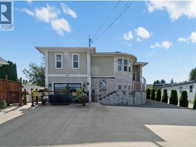 House for sale in Salmon Arm, British Columbia