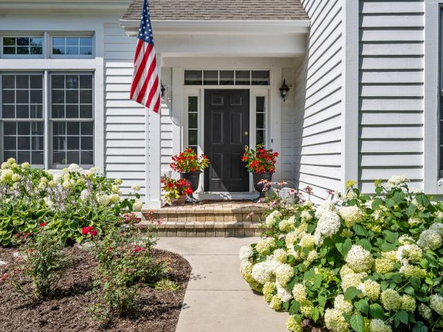 House for sale in Green Oaks, Illinois