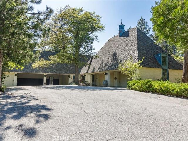 House for sale in Cedar Glen, California