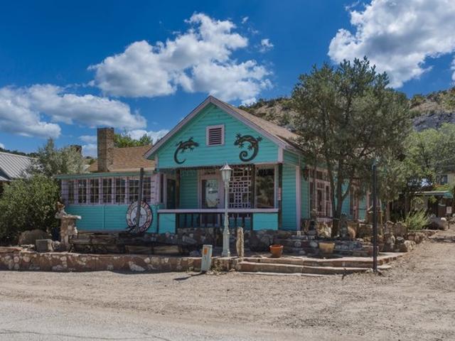 House for sale in Cerrillos, New Mexico