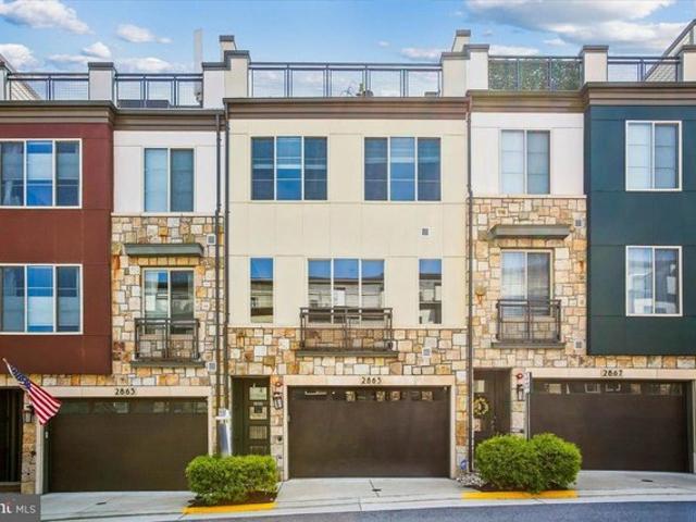 Townhouse for sale in Virginia