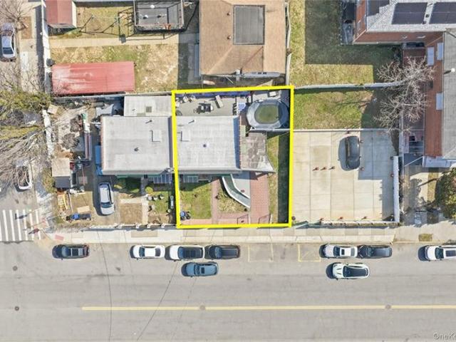 House for sale in The Bronx, Arverne