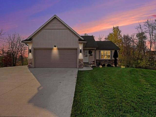 House for sale in Kentwood, Kent County