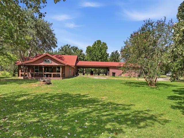 House for sale in Clarksville, Texas