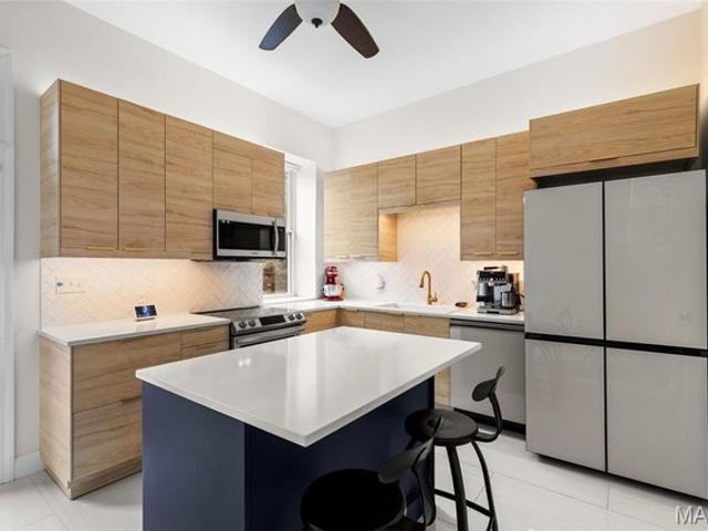 Townhouse for sale in Saint Louis, Missouri