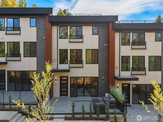 Townhouse for sale in Bellevue, Washington