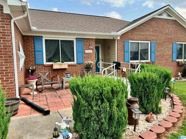 House for sale in Weaver