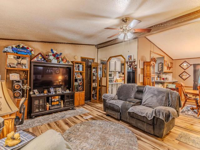 House for sale in Knob, Lafe