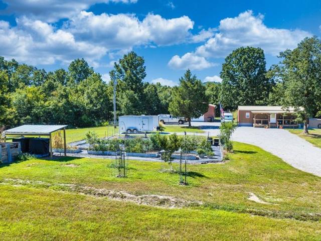House for sale in Gainesville, Missouri
