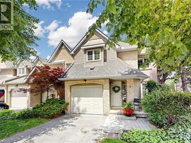 Townhouse for sale in Ancaster, Ontario