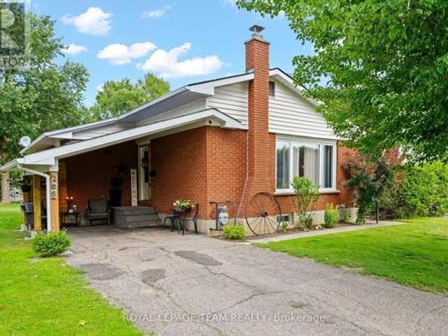 House for sale in Renfrew, Ontario