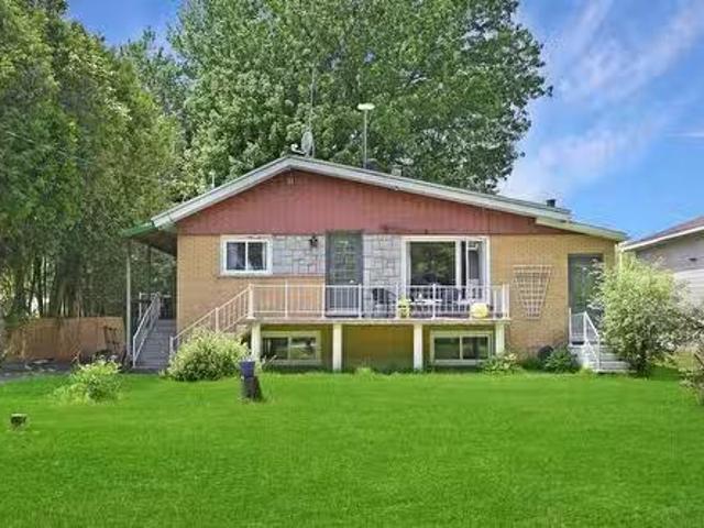 House for sale in Lacolle, Quebec