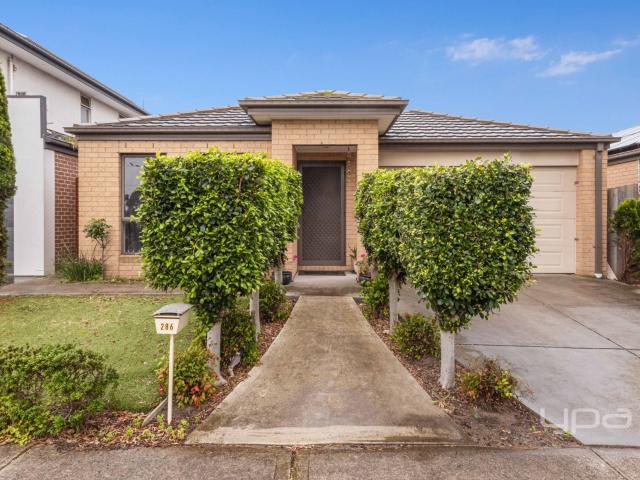 House for rent in Forsyth Park, Melbourne