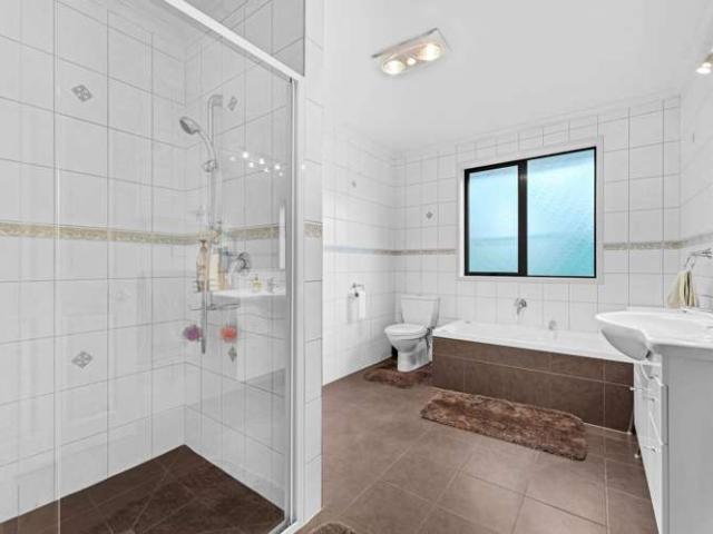 House for sale in Oratia, Oroua County