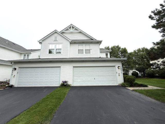 Townhouse for sale in Lindenhurst, Illinois