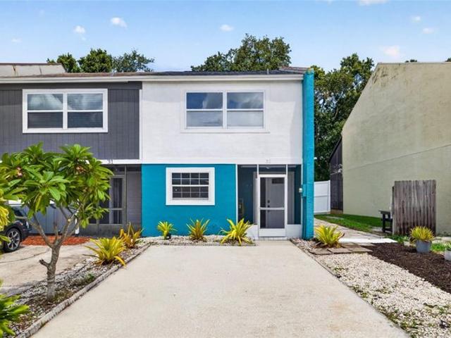 Townhouse for sale in Largo, Florida
