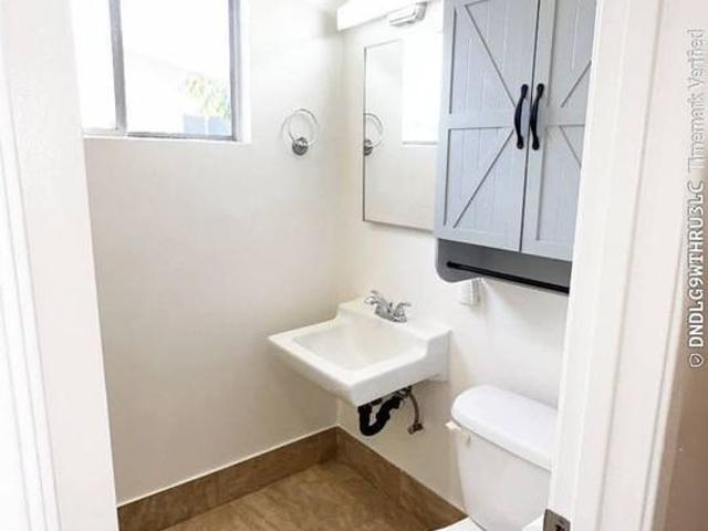 Apartment for rent in Costa Mesa, California