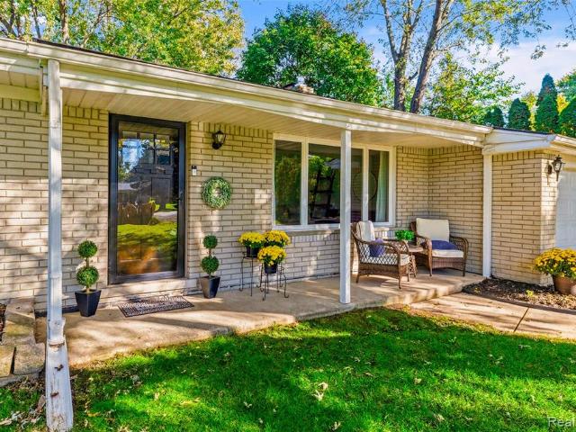 House for sale in Elbamar Colony, Grosse Ile Township