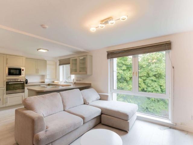 Apartment for rent in East Craigs, Scotland