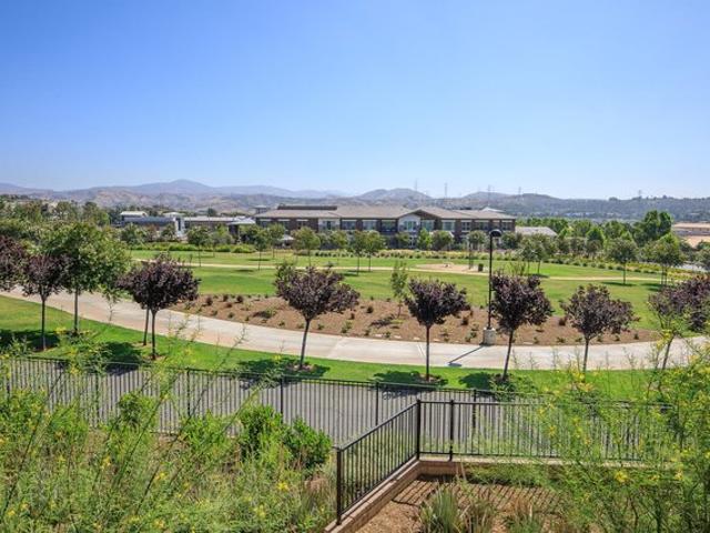 Townhouse for sale in Valencia, Los Angeles County