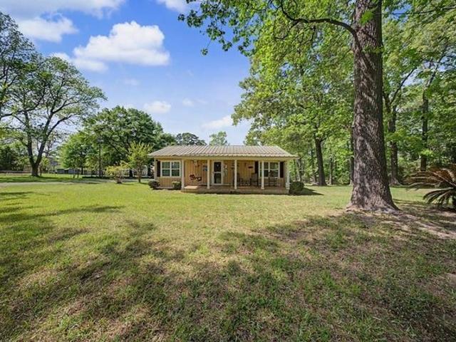 House for sale in Broaddus, Texas
