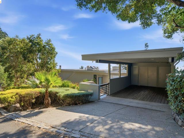 House for sale in La Loma Park, Berkeley