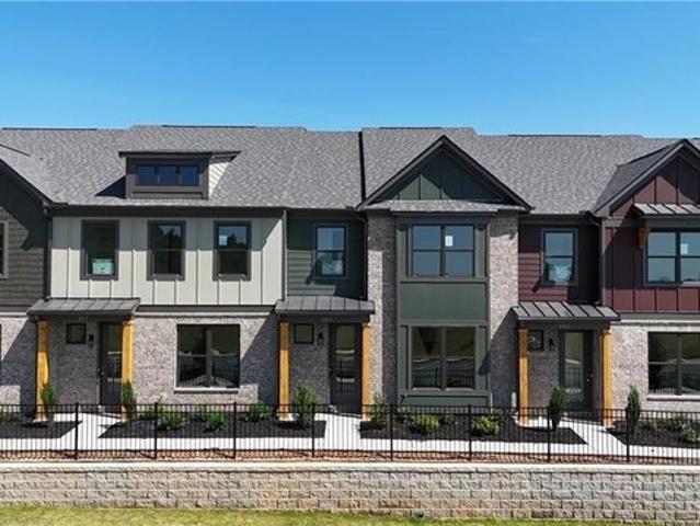 Townhouse for sale in Hoschton, Georgia