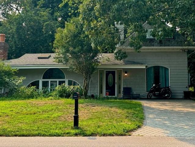 House for sale in Wainscott, New York
