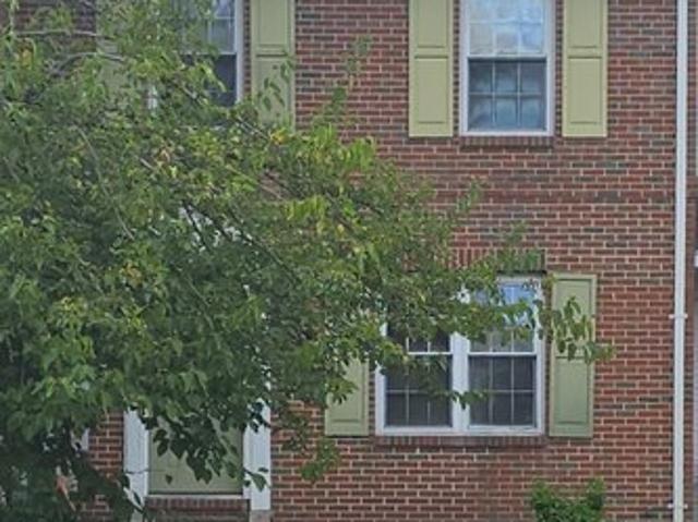 Townhouse for sale in Bicentennial Village, Dover
