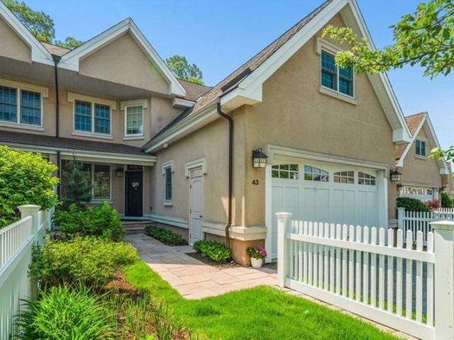 Condo for sale in Auburndale, Massachusetts
