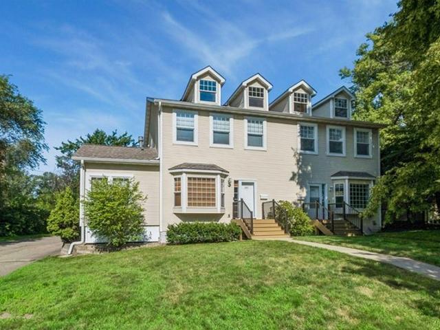 Townhouse for sale in Summit Hill, Ramsey