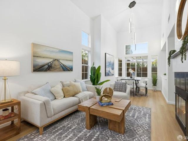 Townhouse for sale in Hercules, California