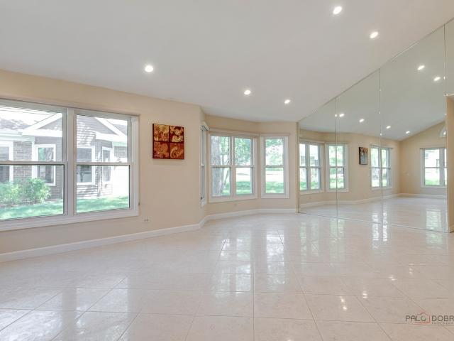 Townhouse for sale in Buffalo Grove, Illinois
