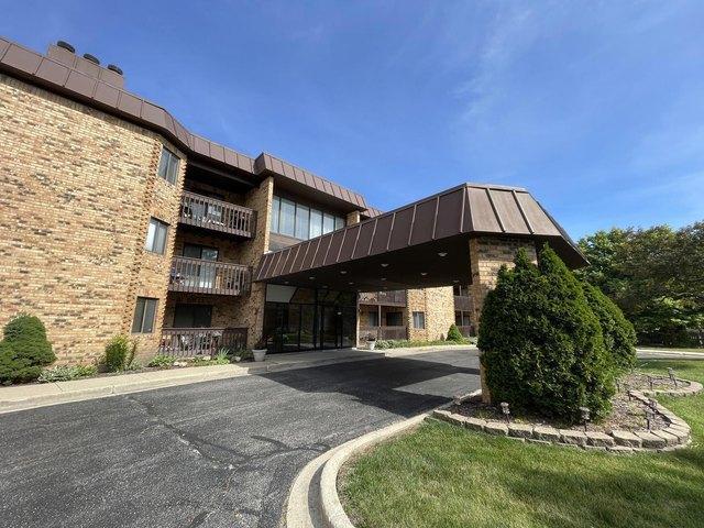Condo for sale in Lisle, Illinois