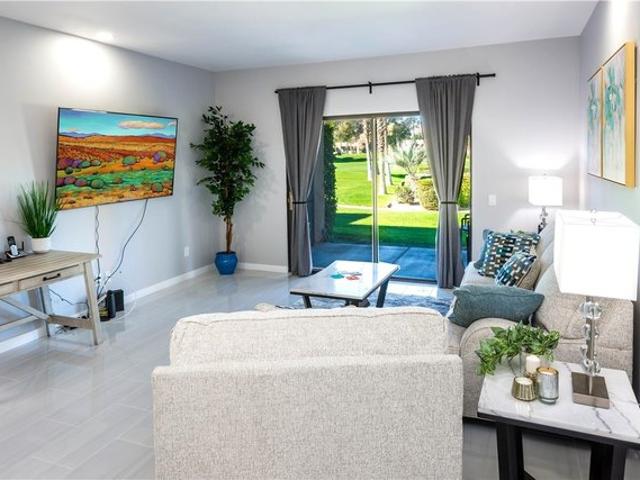 Townhouse for sale in Cathedral City, California