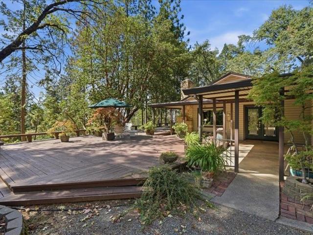 House for sale in Camino, California