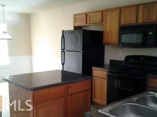 Townhouse for sale in Ellenwood, Georgia
